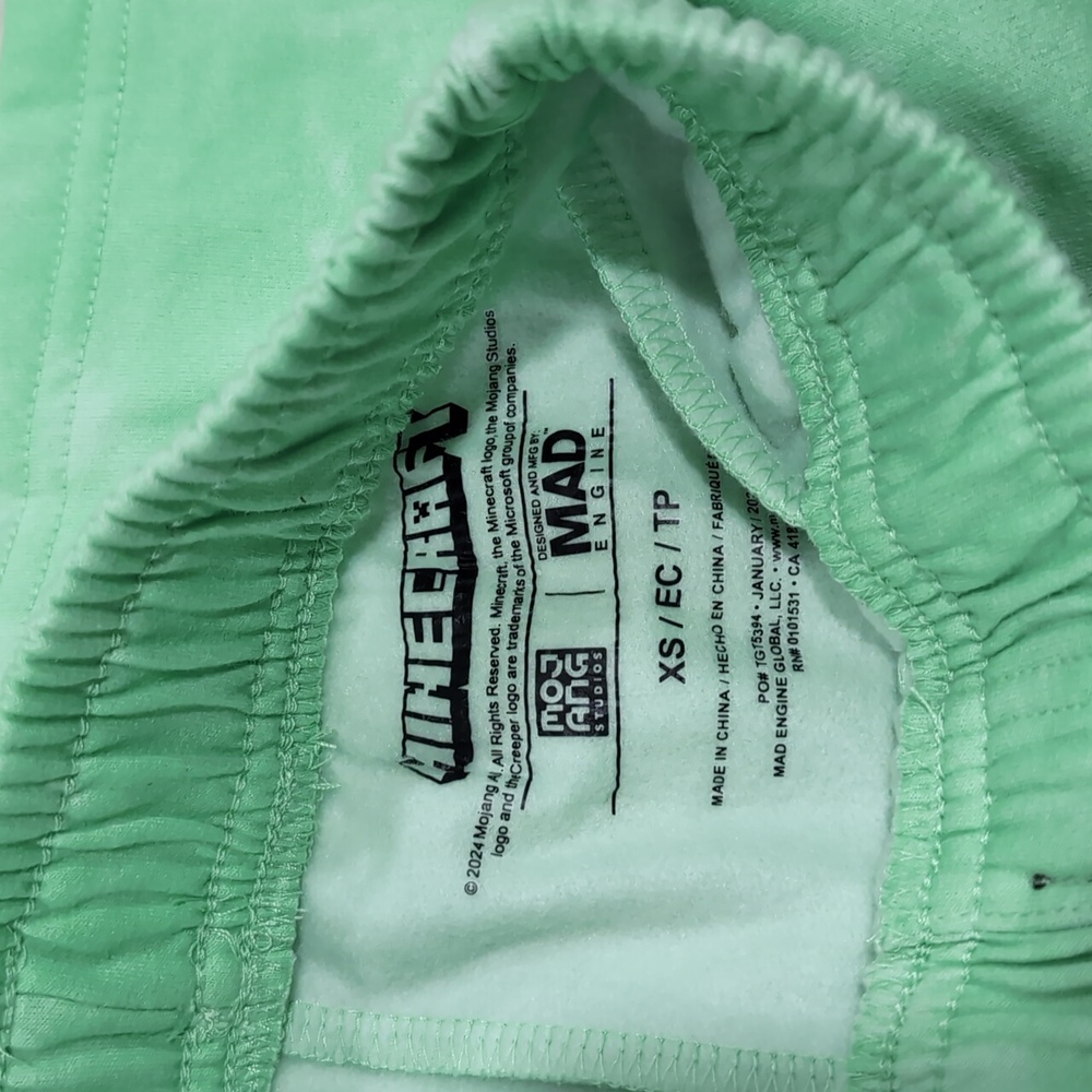 Shorts - Picture 3 of 3